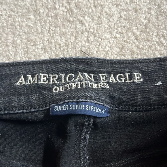 American Eagle super super stretch X high-rise Shorty, black denim shorts size 4 - Picture 4 of 6